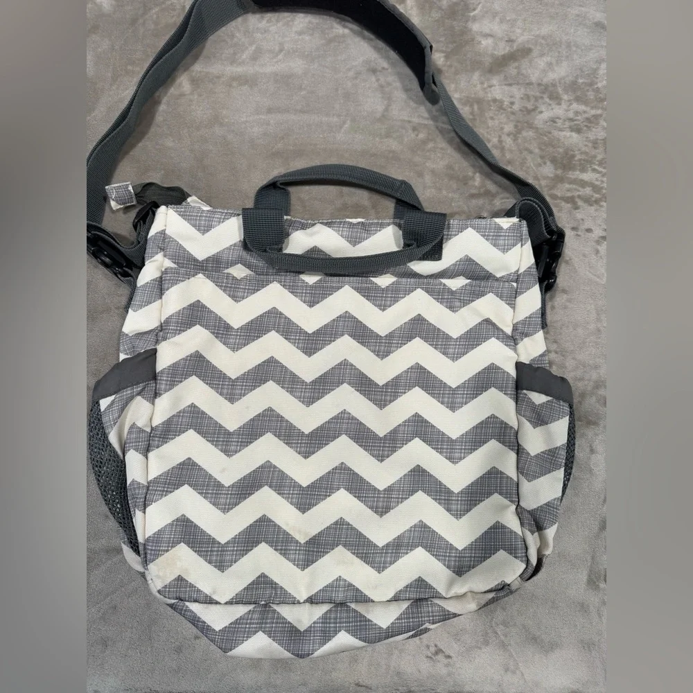 Skip Hop Baby Bag in Gray and White